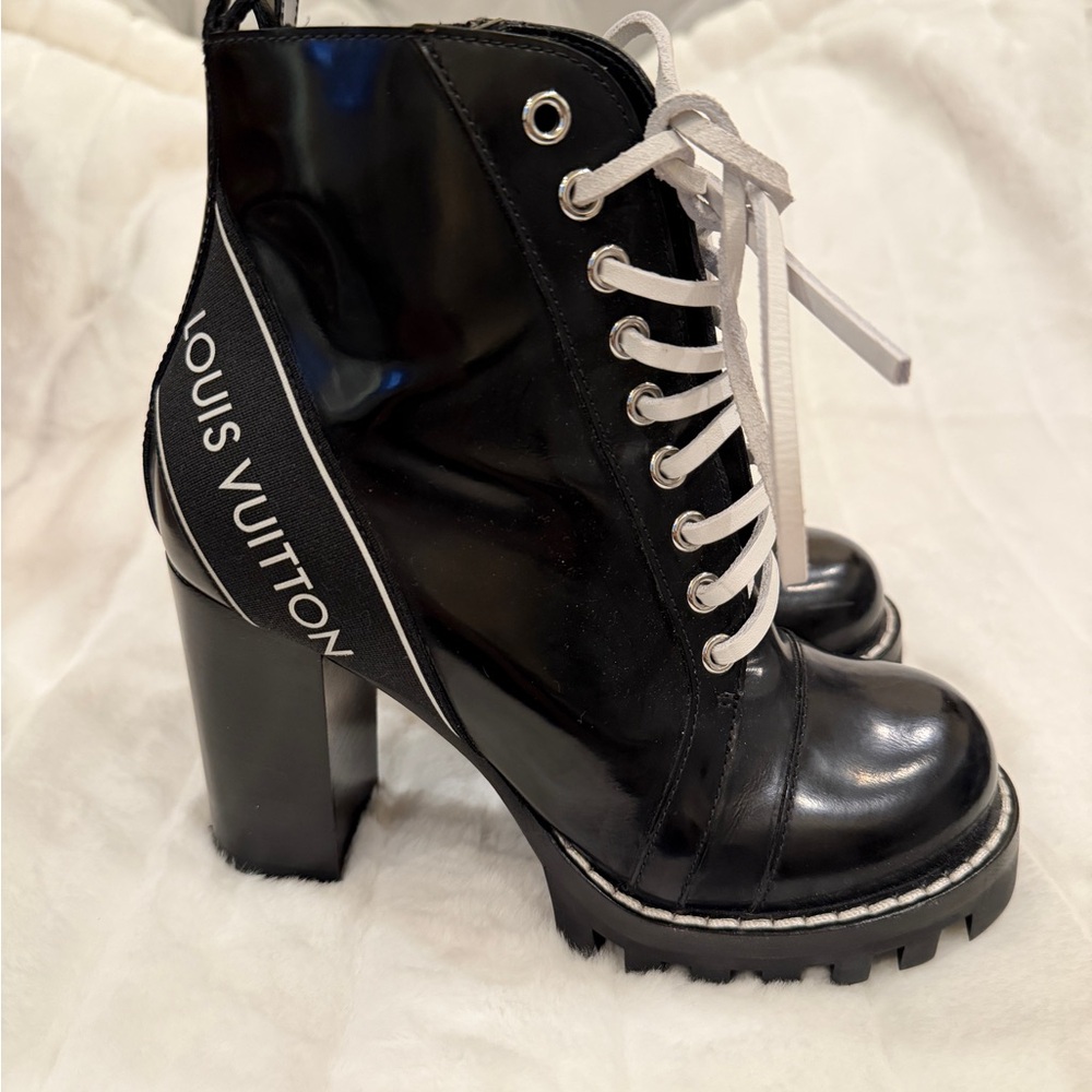 Louis Vuitton Black Star Trail Ankle Boots with White Laces